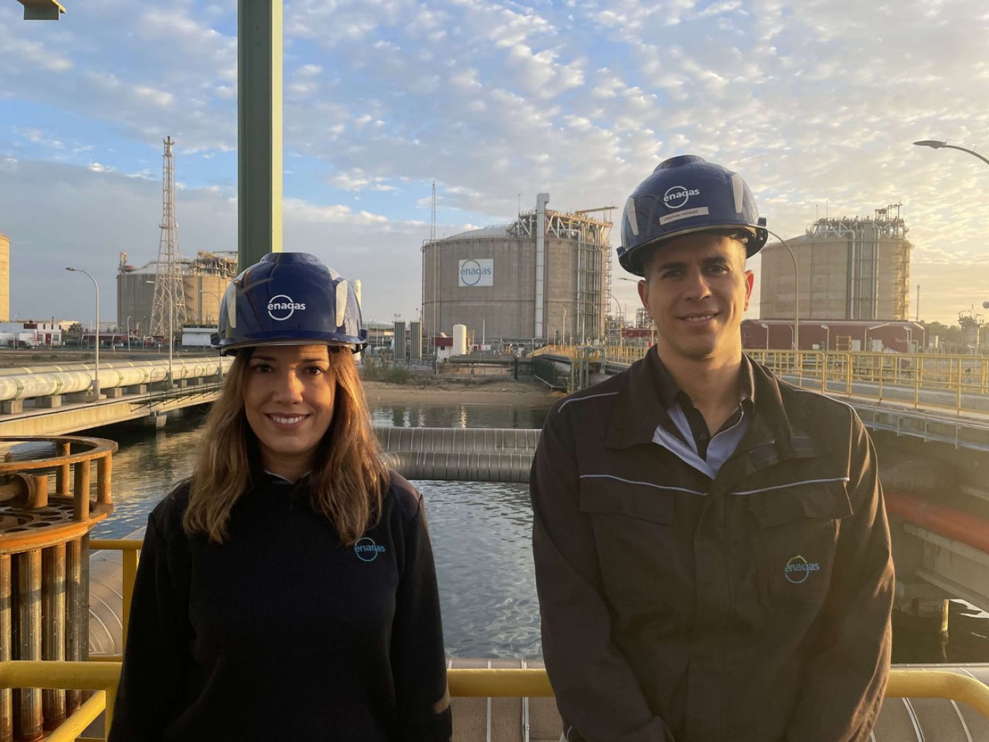 Verónica López y Cristian Vázquez, Operadores en la Planta de Huelva