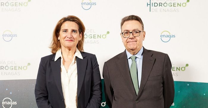 La Vicepresidenta Tercera del Gobierno y el Presidente de Enagás en el  2º Día del Hidrógeno de Enagás