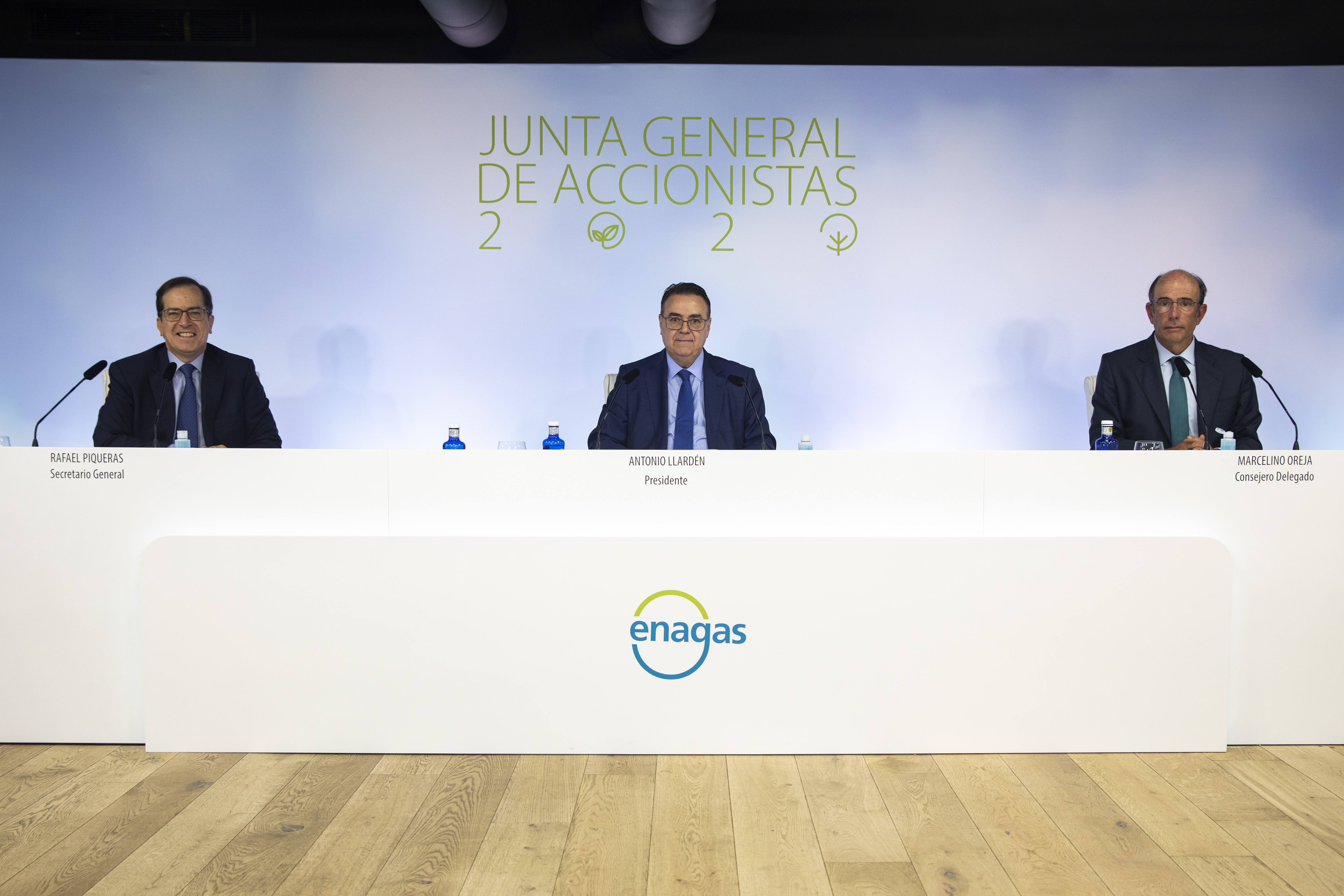 Personas de la Dirección de Enagás durante la Junta General de Accionistas 2020