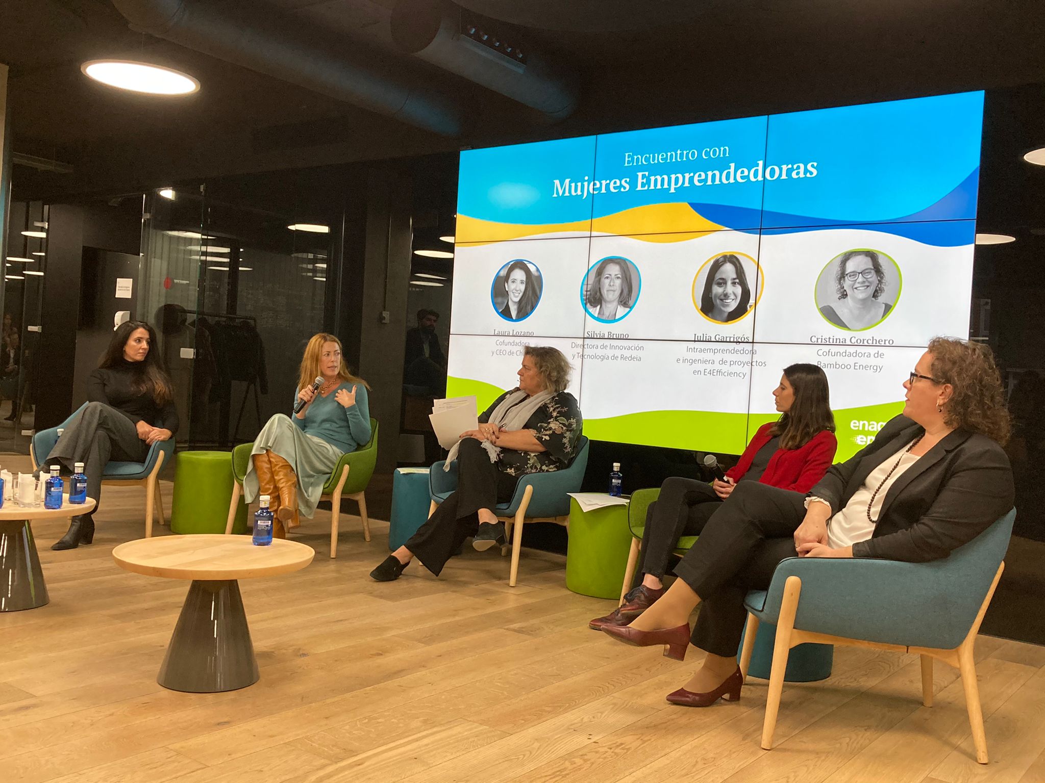 Mesa redonda en el Día de la Mujer Emprendedora