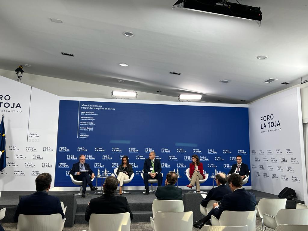 Mesa redonda en el Foro La Toja