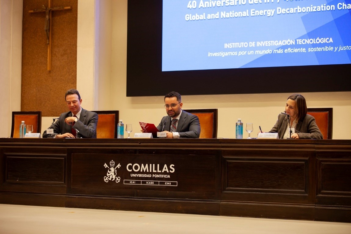 Arturo Gonzalo en el panel de debate del evento